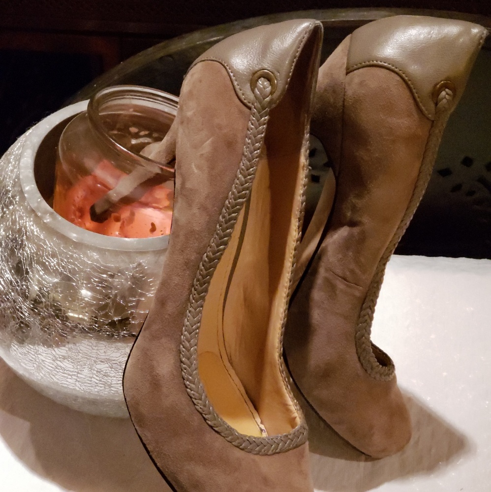 Charles David Suede & Leather  Taupe Olive Heels